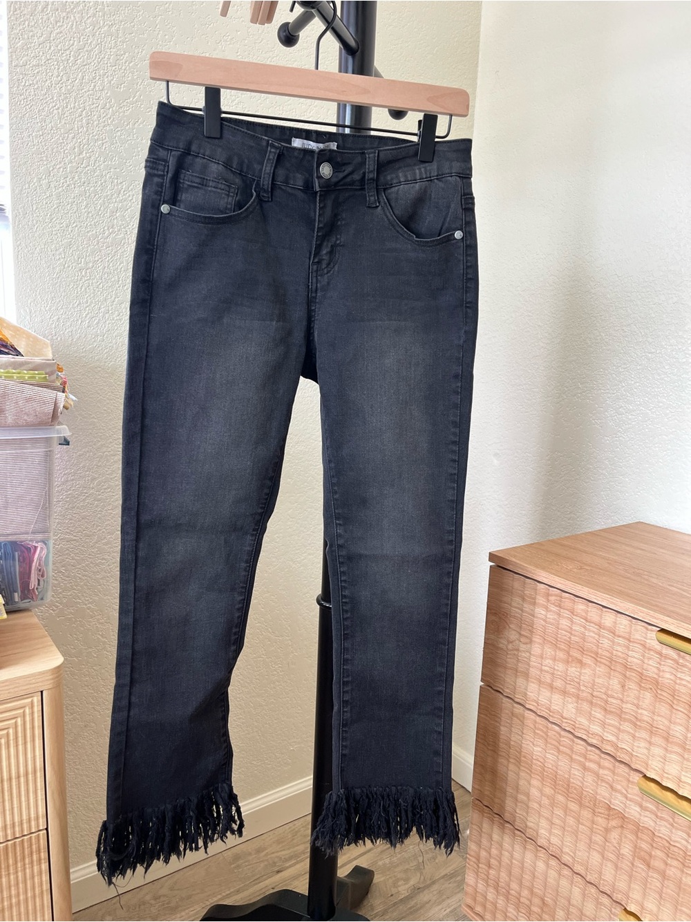 Judy Blue Black Fringed Hem Cropped Jeans